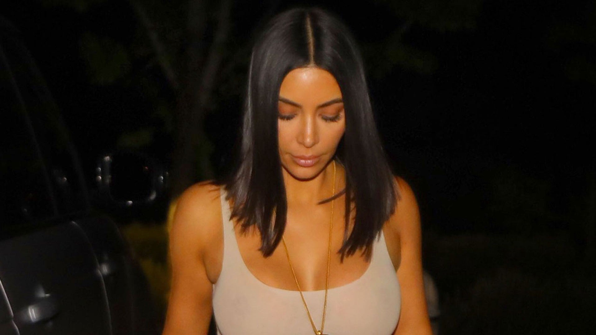 Kim Kardashian Flaunts Fit Figure In Head To Toe Tan Receives A Raving Review From Sister Khloe Entertainment Tonight