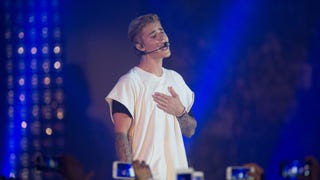Watch Justin Bieber Forget the Spanish Lyrics to 'Despacito'
