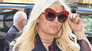 Jessica Simpson Shows Off Her Curves With 4 Looks in 3 Days!