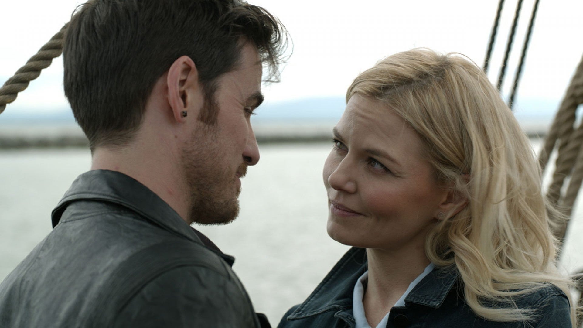 Once Upon A Time Season 7 Jennifer Morrison Returns Watch Emma Killian S Kiss Filled Scene Exclusive Entertainment Tonight When does once upon a timesonce upon a time season 4 come on netflix. once upon a time sneak peek watch emma s kiss filled return in season 7