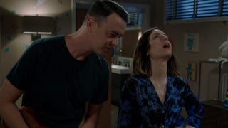 'Life in Pieces' Season 3 First Look: Jen and Greg Realize Parents Shouldn't Lie to Their Kids