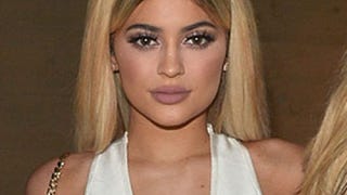 Kylie Jenner FaceTimes Her Sisters as 'Keeping Up With the Kardashians' Teases Big Reveal