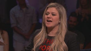 Kelly Clarkson Totally Aces Her 'Hollywood Game Night' Moment (Exclusive)