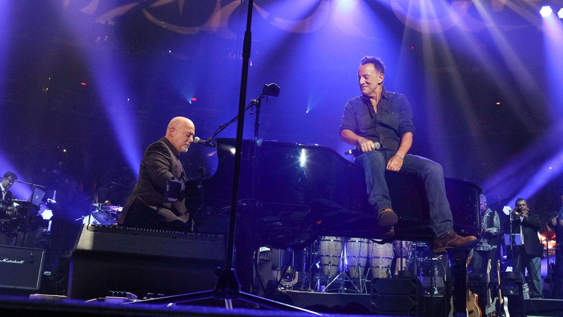 Bruce Springsteen Wows Audience During Billy Joel S 100th Concert