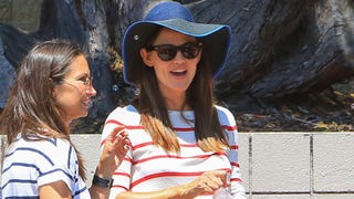 Jennifer Garner Celebrated July 4th Parading Around Los Angeles With Her Kiddos
