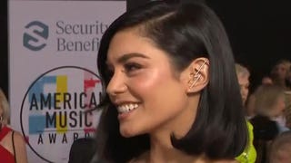 AMAs 2018: Vanessa Hudgens Is Feeling 'Classic, Chic and Here for J.Lo' (Exclusive)
