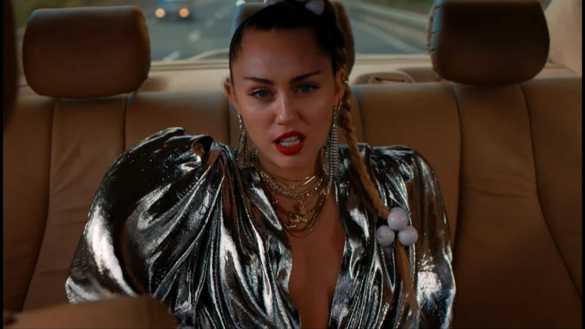 Miley Cyrus Nothing Breaks Like A Heart Music Video All The Easter Eggs Imagery You Missed Entertainment Tonight Mark ronson x miley cyrus — nothing breaks like a heart 03:37. miley cyrus drops new music video nothing breaks like a heart watch