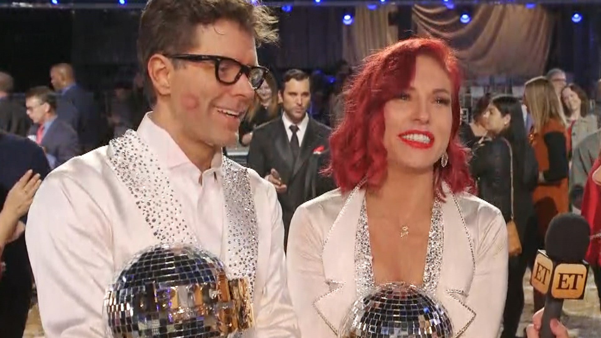 Dwts Milo Manheim Reveals The Sweet Gift He Gave To Cast And Crew On Finale Day Exclusive Entertainment Tonight Milo manheim may not have won dancing with the stars, but he definitely won over the hearts of the cast and crew! dwts milo manheim reveals the sweet