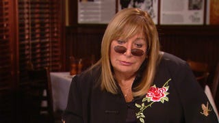Penny Marshall Opens Up About Her Personal Struggles to ET Over the Years (Flashback)