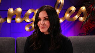 Courteney Cox Returns to the Real 'Friends' Apartment in NYC