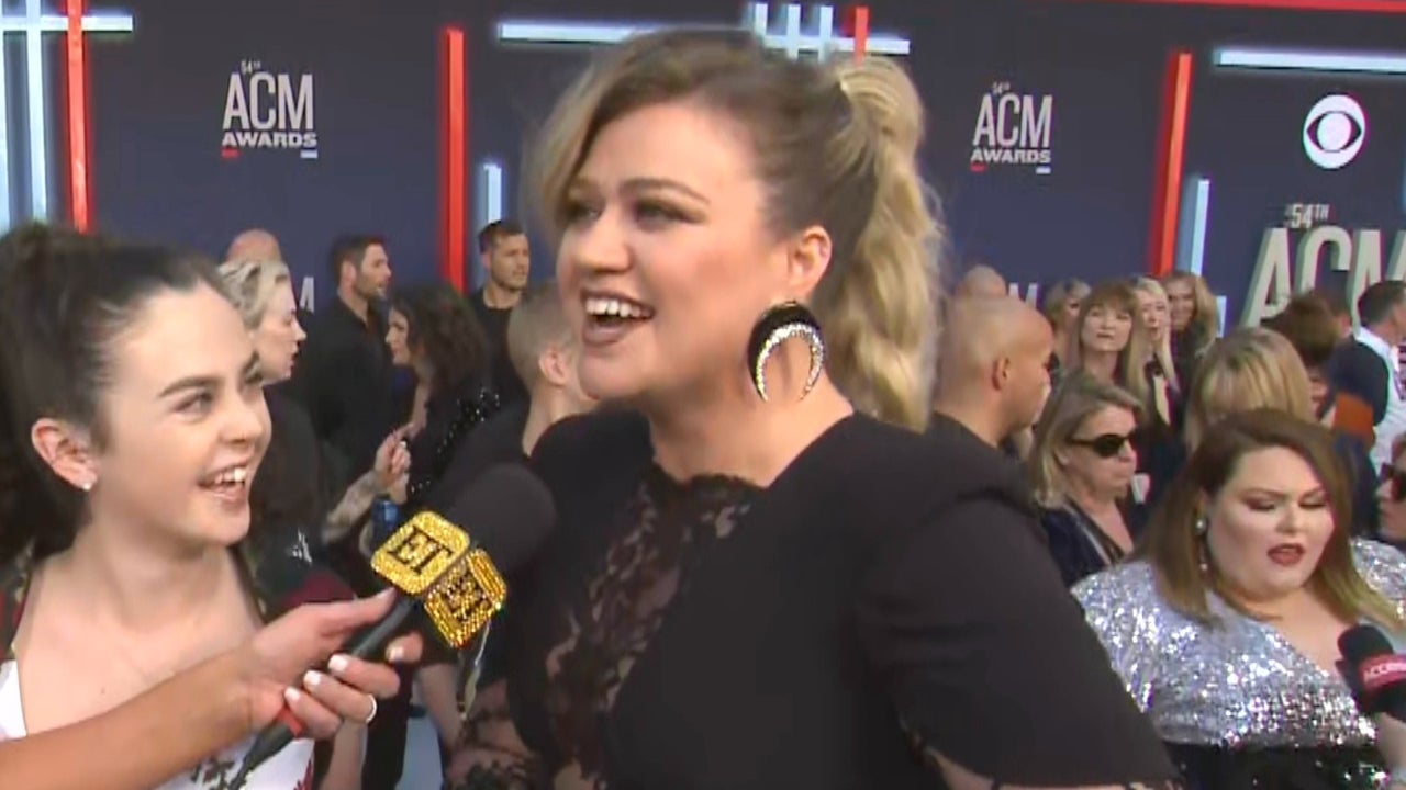 Kelly Clarkson Says She Wants to Introduce Steve Carell and 'Yell His
