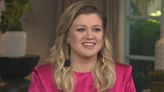 Kelly Clarkson Admits She Accidentally Let Daughter River Rose Know 'Frozen's Elsa Isn't Real
