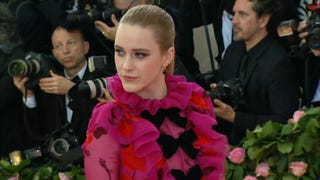 Met Gala 2019: Watch Rachel Brosnahan Walk the Iconic Stairs for the First Time