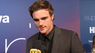 Jacob Elordi Reveals What Drake Talked To Him About on 'Euphoria' Set (Exclusive) 