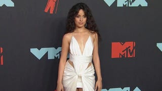 2019 VMAs: Watch Camila Cabello Arrive in a Gorgeous White Gown!