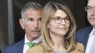 Lori Loughlin and Mossimo Giannulli Are NOT Getting Divorced Despite Reports
