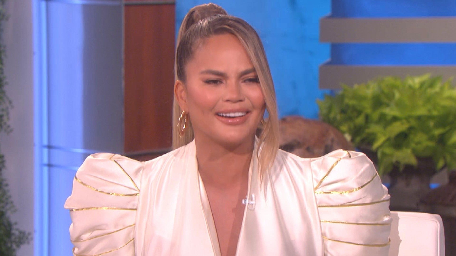 Chrissy Teigen Gets Nonstop Facetime Calls From Strangers After Accidentally Tweeting Her Email Address Entertainment Tonight