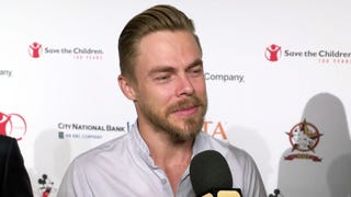 Derek Hough Teases Magical 'Holidays With the Houghs' Special With Sister Julianne (Exclusive)