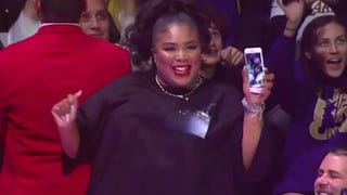 Watch Lizzo Twerk In Her Thong at a Laker vs Timberwolves Basketball Game 