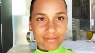 Alicia Keys On Her ‘Beautiful Big Sister’ Relationship with Oprah Winfrey (Exclusive) 