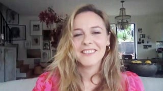 ‘Clueless’ Star Alicia Silverstone on the ICONIC Movie’s 25th Anniversary (Exclusive)