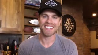 Dustin Lynch Releases Trailer for Brand New ‘Momma’s House’ Music Video (Exclusive)