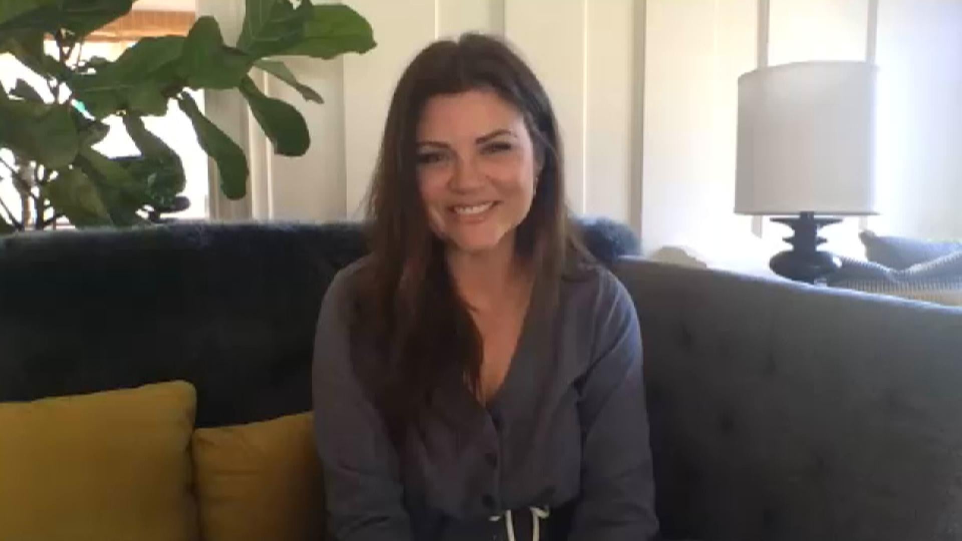 Tiffani Thiessen On Giving Her Saved By The Bell Co Stars A Practical Gift While Quarantining Exclusive Entertainment Tonight