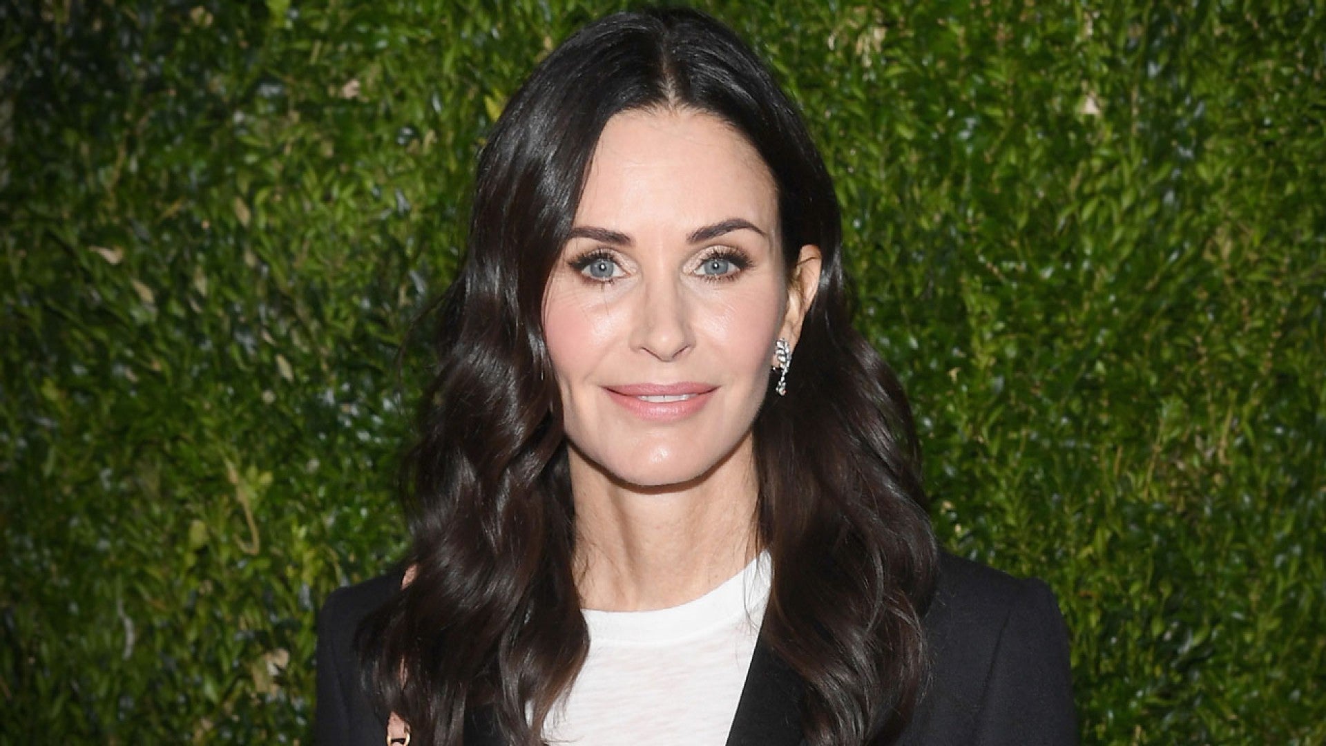 Why Courteney Cox Is Binge Watching Friends During Quarantine