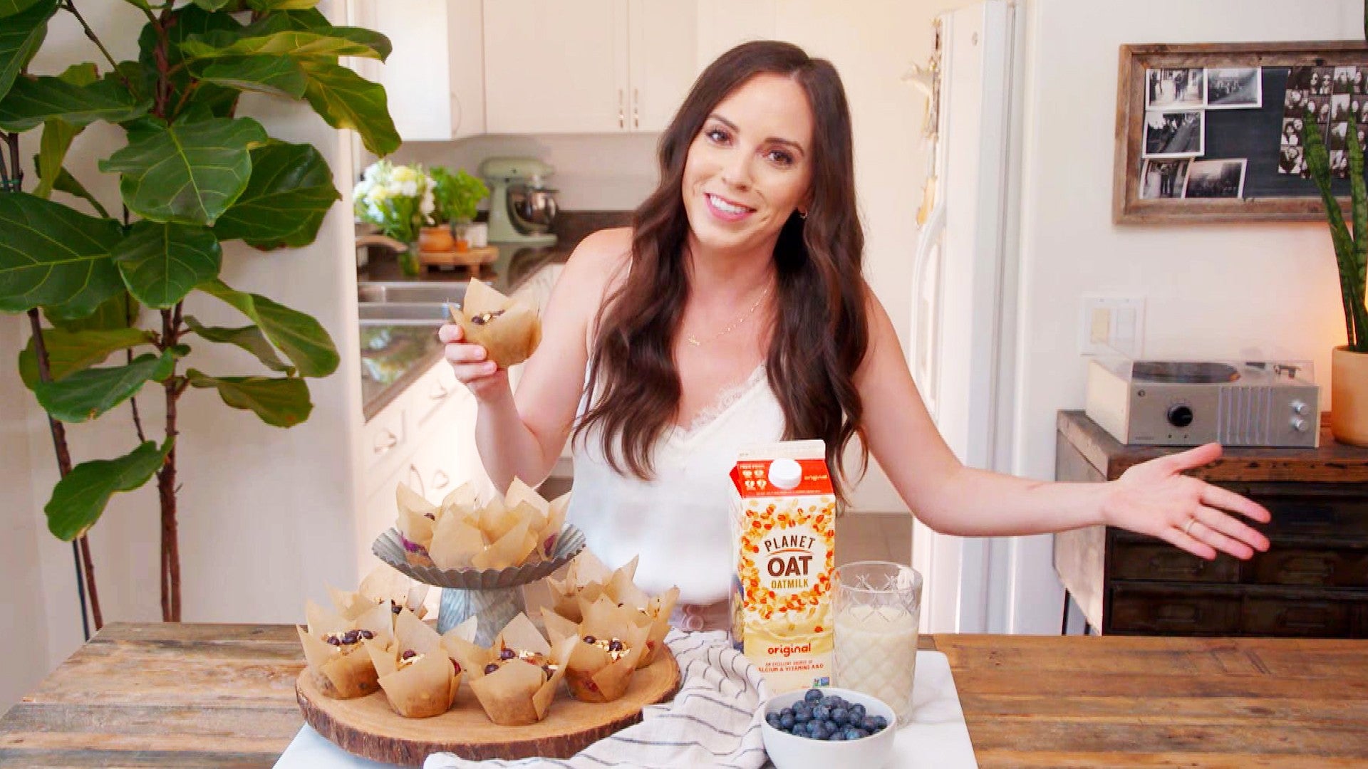 How To Make Vegan Berry Banana Bread Muffins Entertainment Tonight