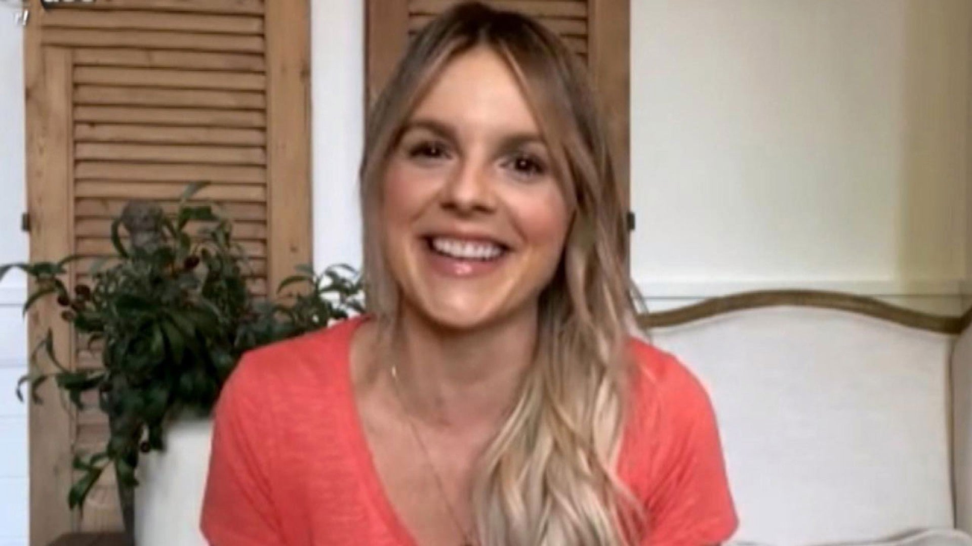 Former Bachelorette Ali Fedotowsky Relives Her Breakup With Frank After Thinking He Was The One Exclusive Entertainment Tonight Fedotowsky grew up in williamstown, massachusetts, and has two siblings, raya and michael.