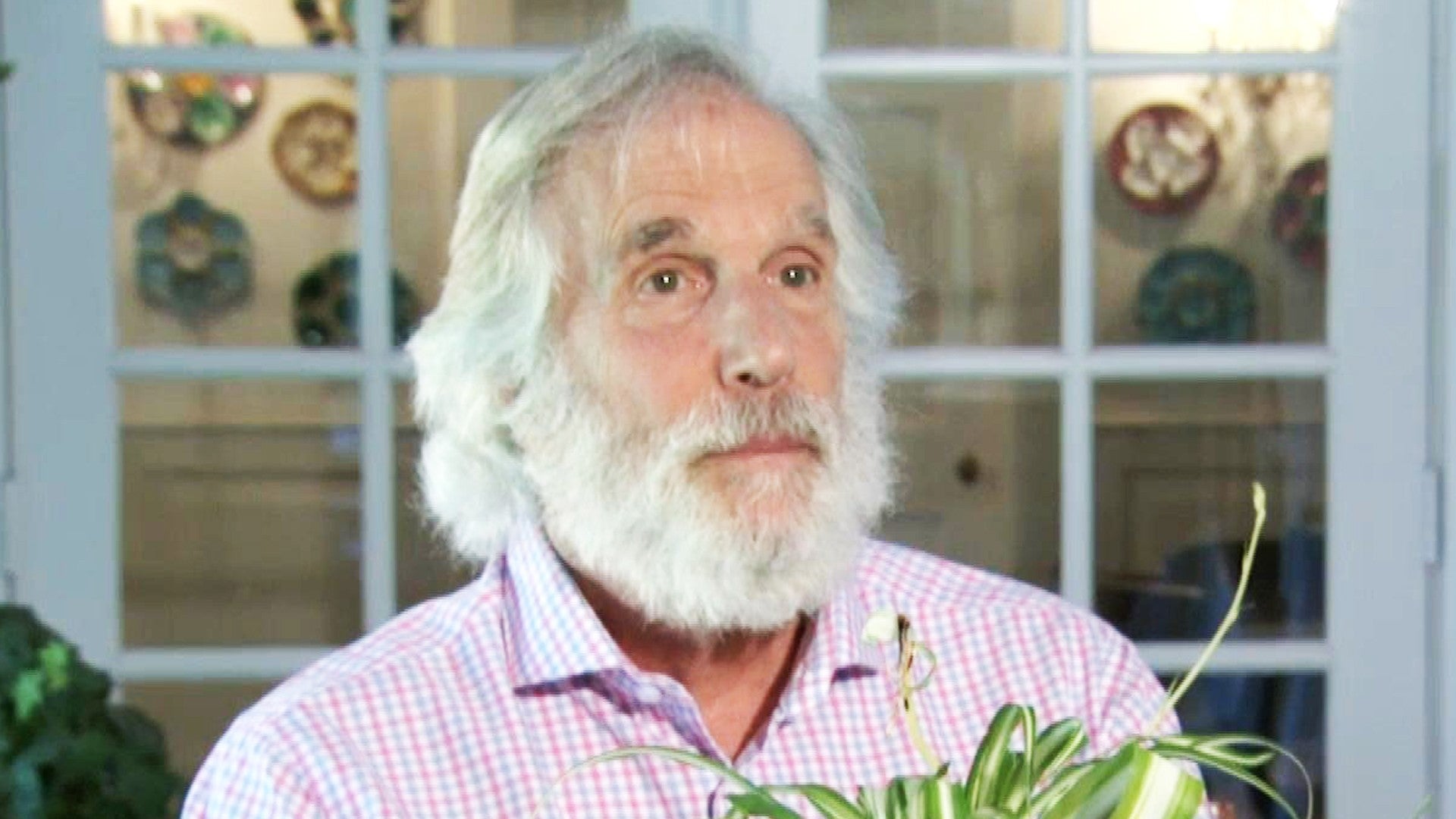 Henry Winkler Shares How His Family Smuggled Heirlooms Out Of Germany During The Holocaust Exclusive Entertainment Tonight