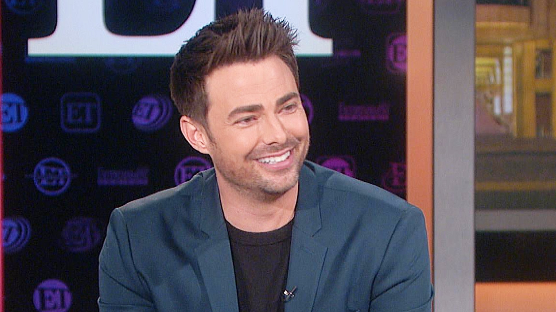 Jonathan Bennett On Being Part Of Progress While Portraying First Gay Couple In Hallmark Movie Exclusive Entertainment Tonight