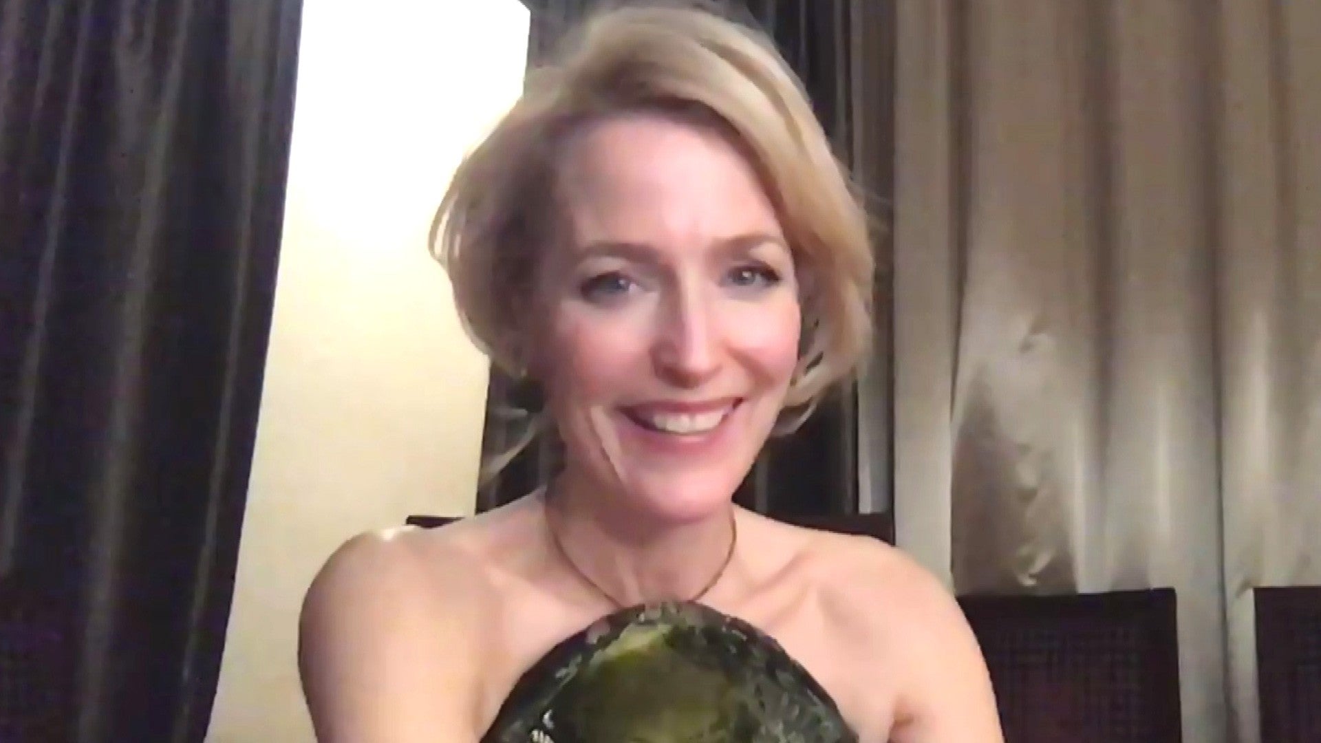 Gillian Anderson 2022 Golden Globes