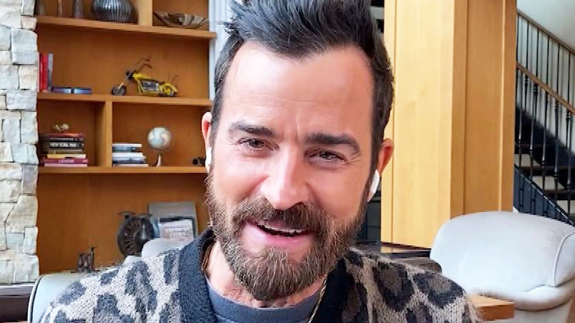 Justin Theroux Talks His Apple TV+ Series and if He'll Work With Jennifer  Aniston Again (Exclusive) | Entertainment Tonight