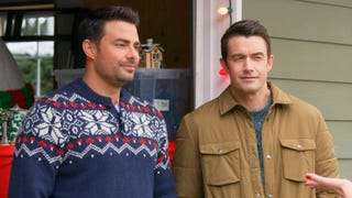 Jonathan Bennett and Robert Buckley Start a Rivalry in Hallmark's 'Christmas House 2' (Exclusive)
