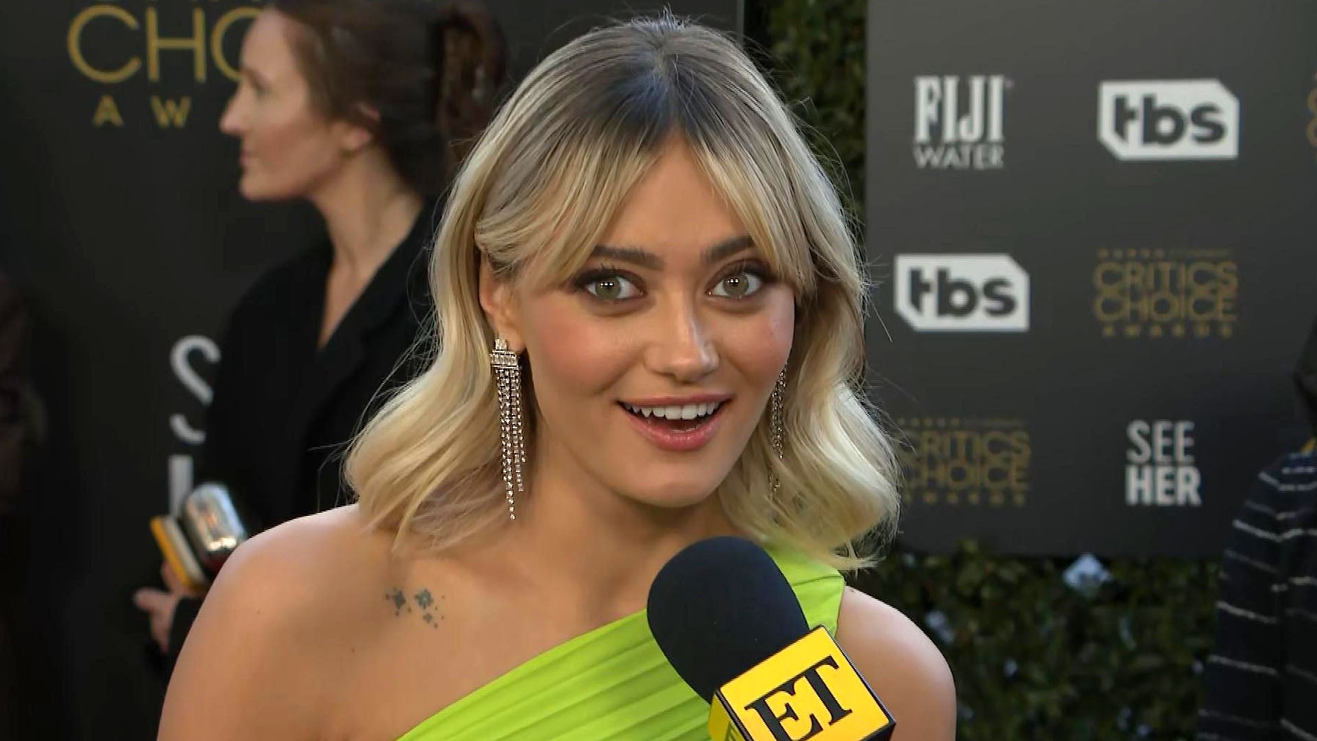 2. How to Get Ella Purnell's Signature Blonde Hair - wide 4