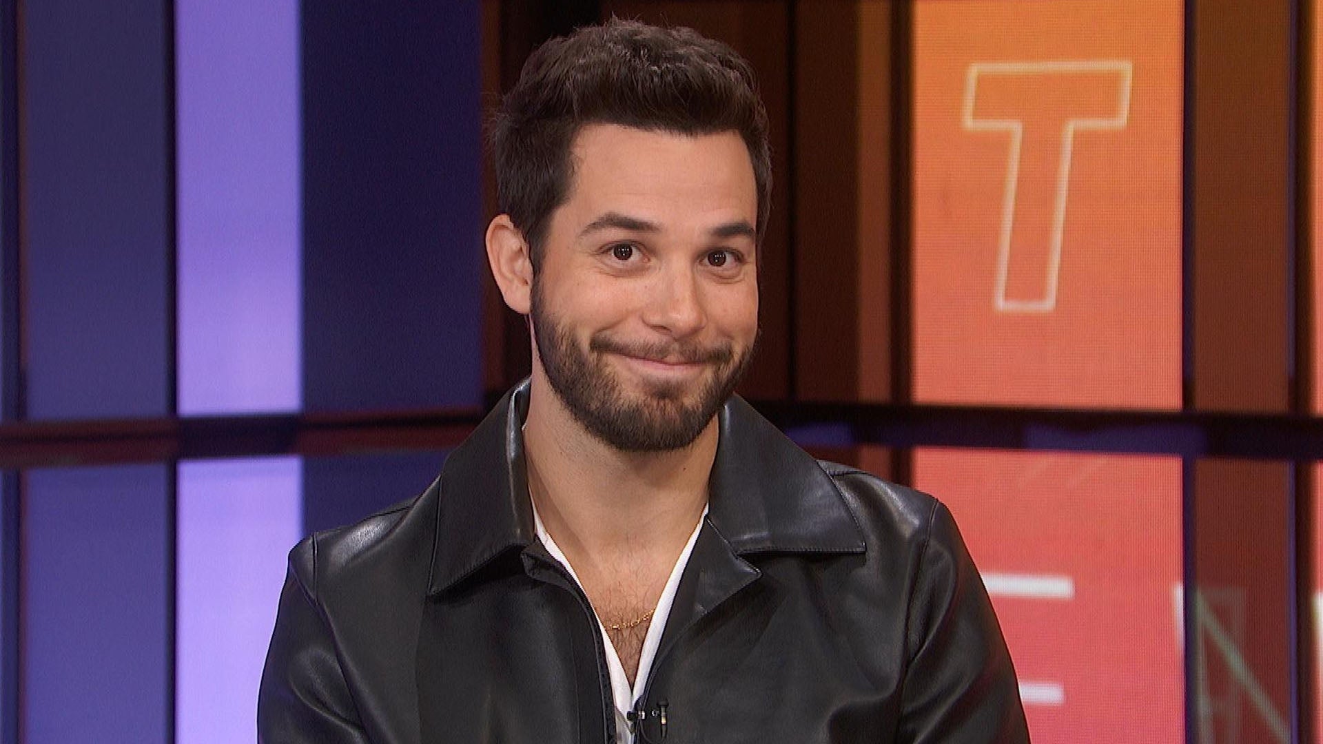 ‘So Help Me Todd’: Skylar Astin on Working With On-Screen Mom Marcia Gay Harden (Exclusive)