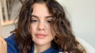 Selena Gomez Goes Makeup-Free in New Selfies