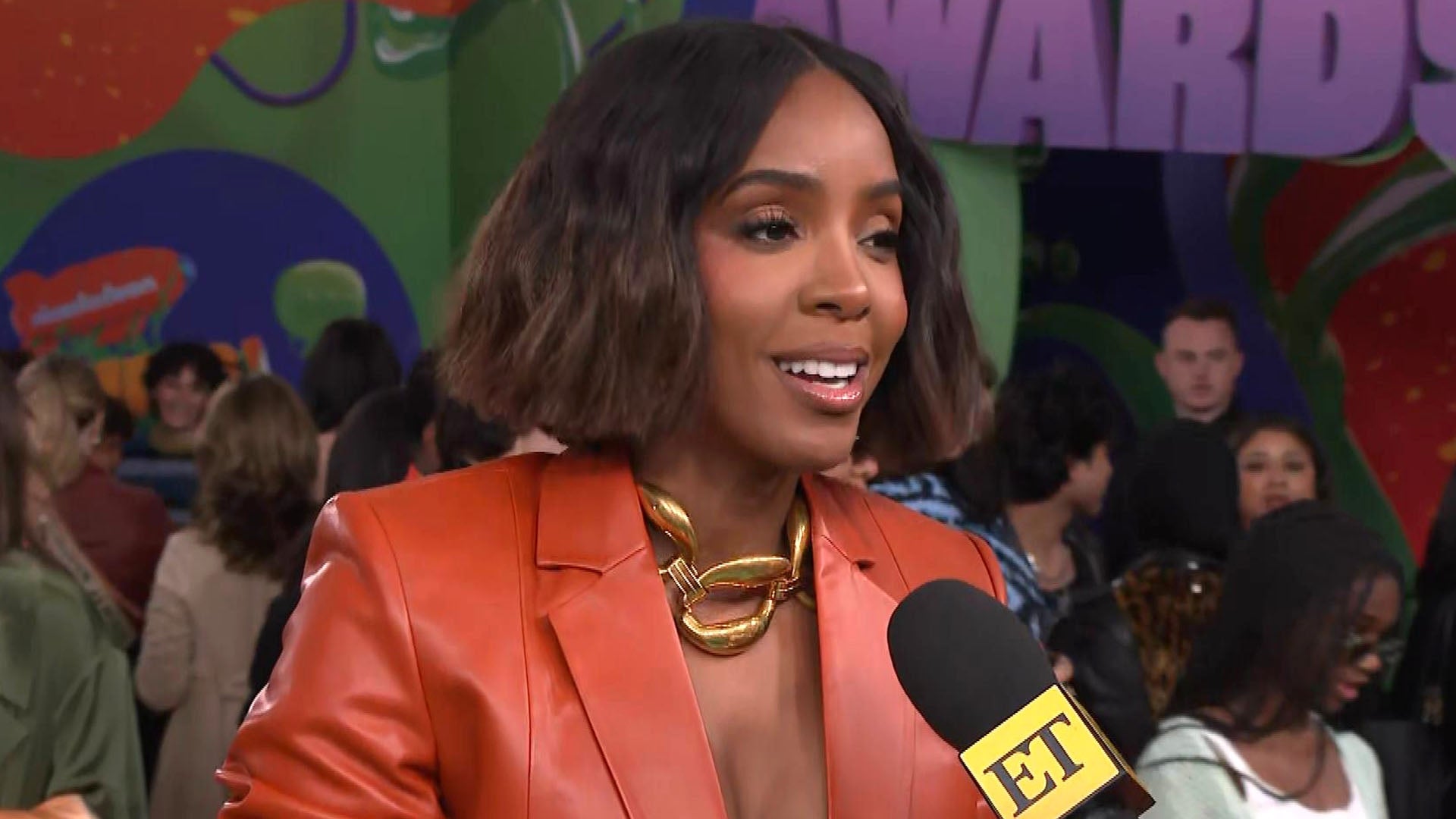 Kelly Rowland Dances to 'CUFF IT' and Opens up About Her Gym Day With Kim Kardashian (Exclusive)