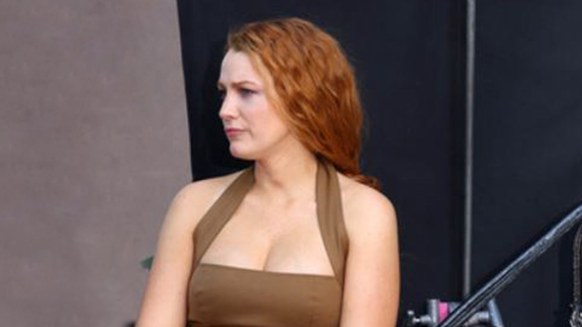 Blake Lively Rocks Red Hair for New Movie It Ends With pic image
