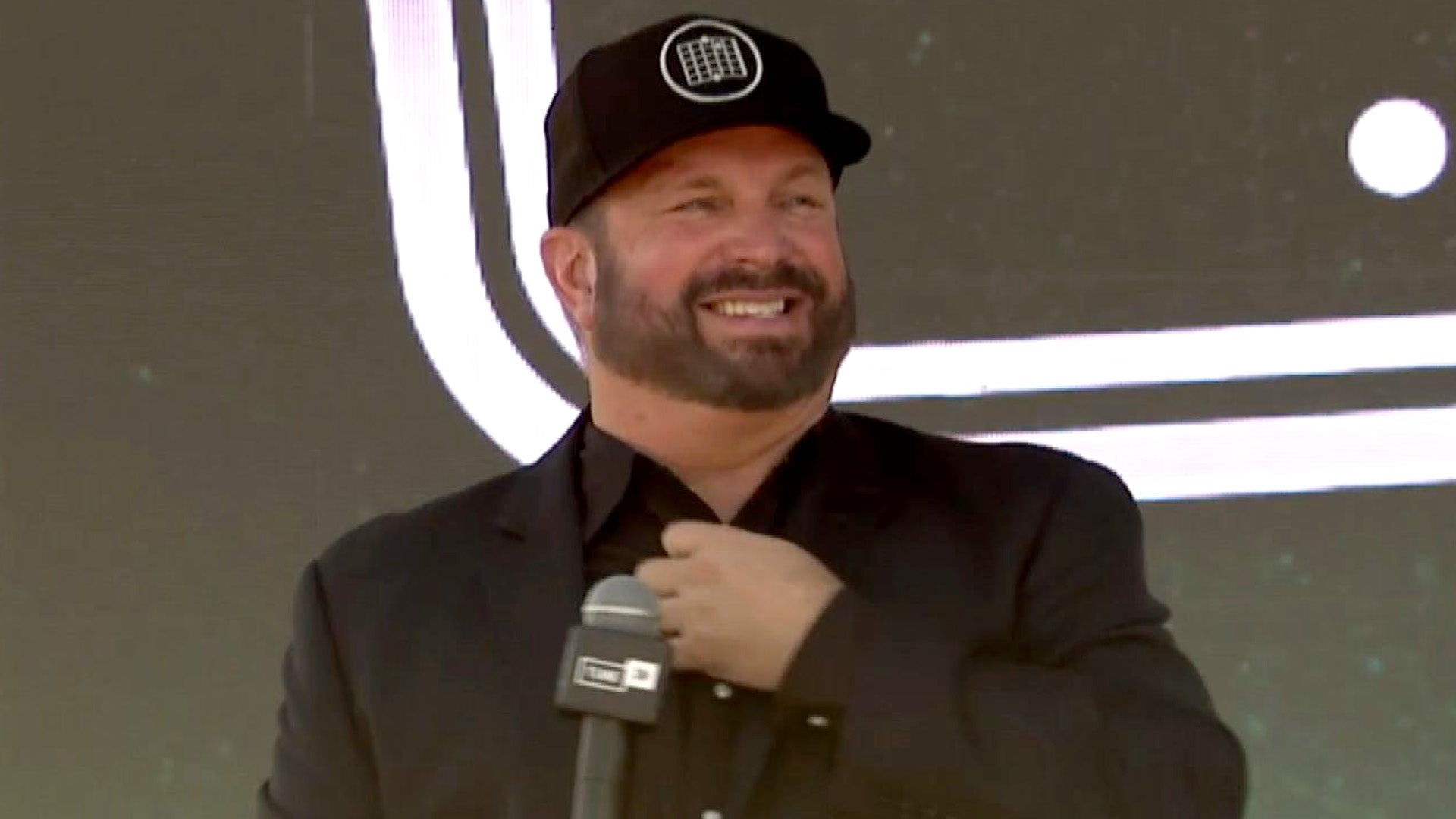 Garth Brooks Announces New Sports Radio Station That’s ‘Not for the Faint of Heart’