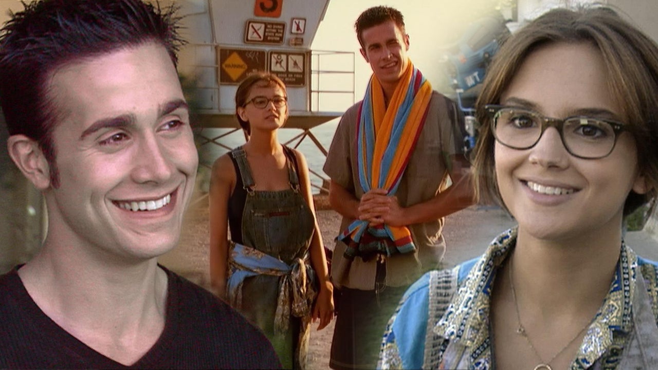 Freddie Prinze Jr. and Rachael Leigh Cook’s Interviews on Set (Flashback)