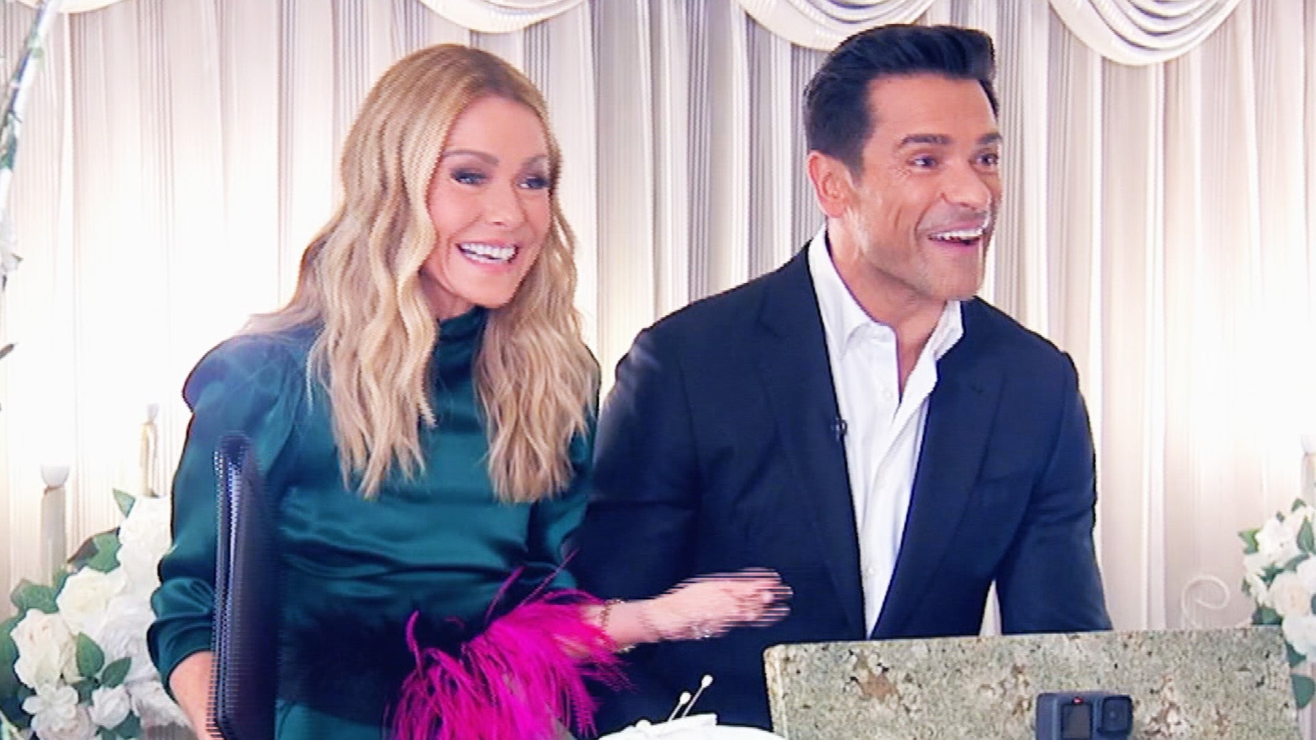 Kelly Ripa and Mark Consuelos Return to Vegas Chapel Where They Wed for First Time in 28 Years