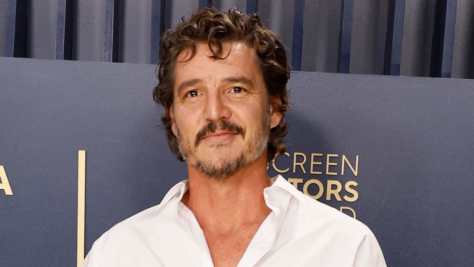 SAG Awards: Watch Pedro Pascal Wear Open Shirt for Black-and-White Look on Red Carpet