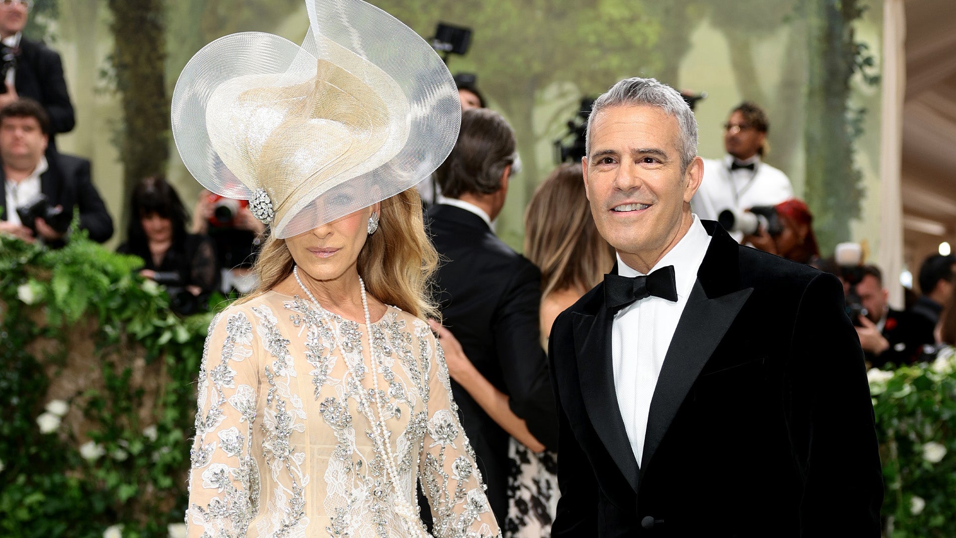 Sarah Jessica Parker and Andy Cohen Reunite for First Met Gala Together in 6 Years