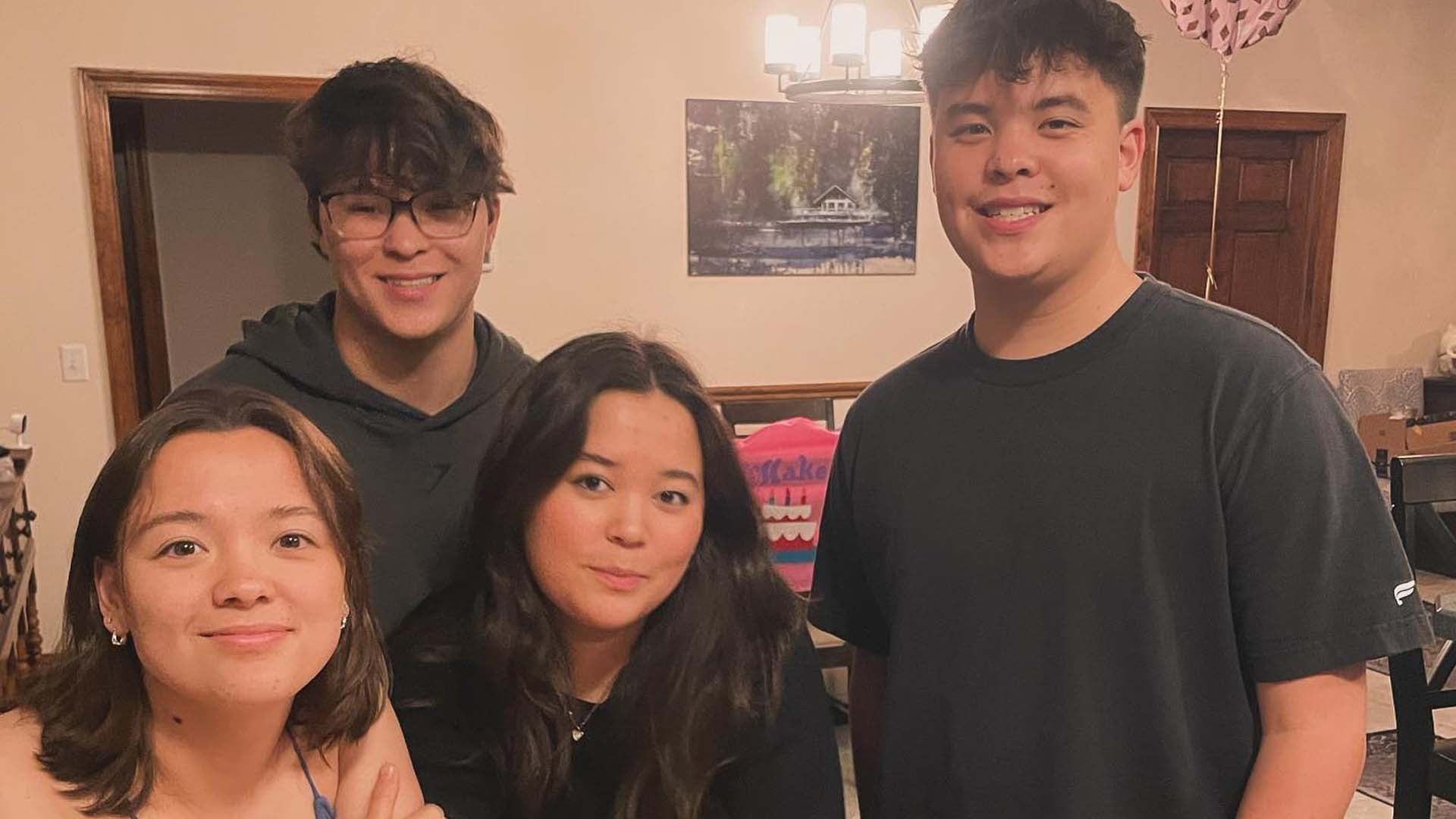 Kate Gosselin Celebrates Sextuplets' 20th Birthday With Rare Look at Grown-Up Kids