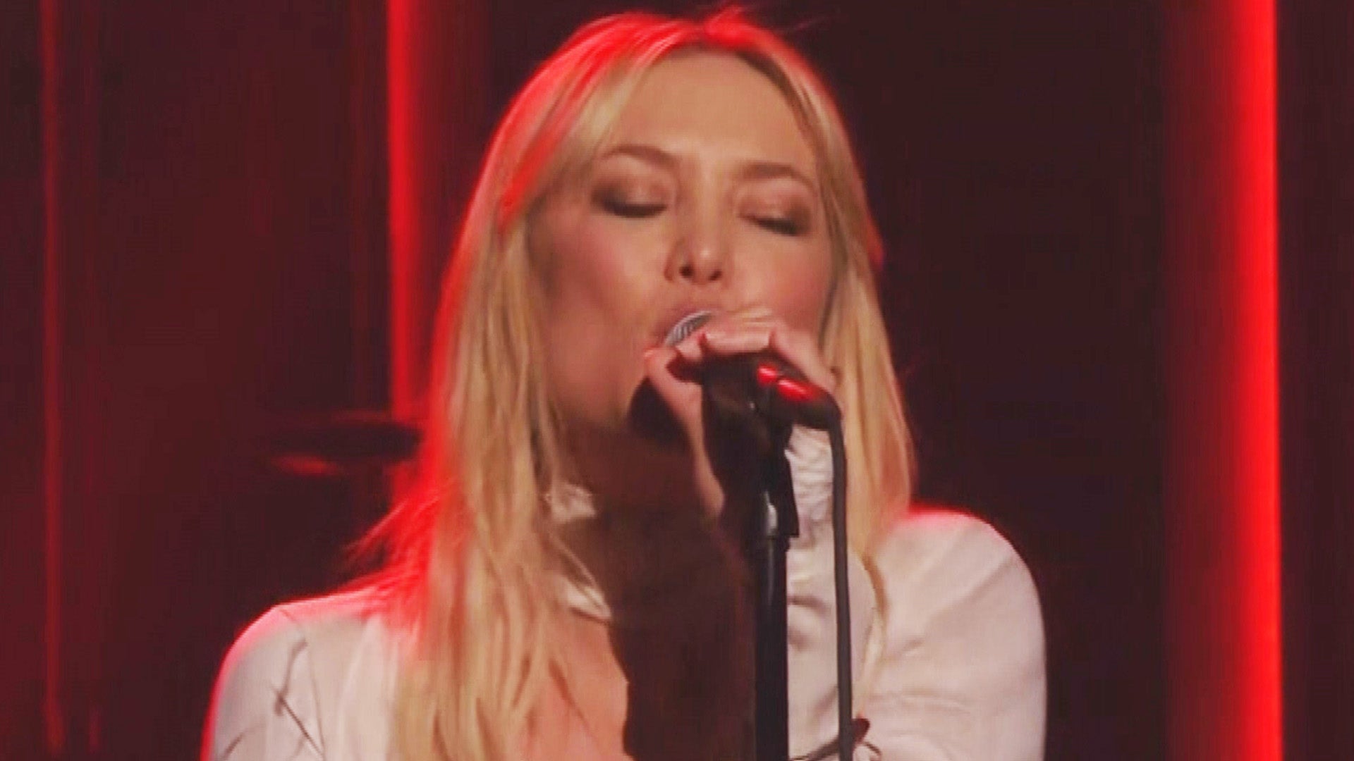 Kate Hudson Is a Rock Star! Watch Her Perform New Single