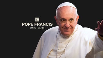 Maddie Ziegler and kenzie Spread Holiday Cheer to Sick Kids in Hospital