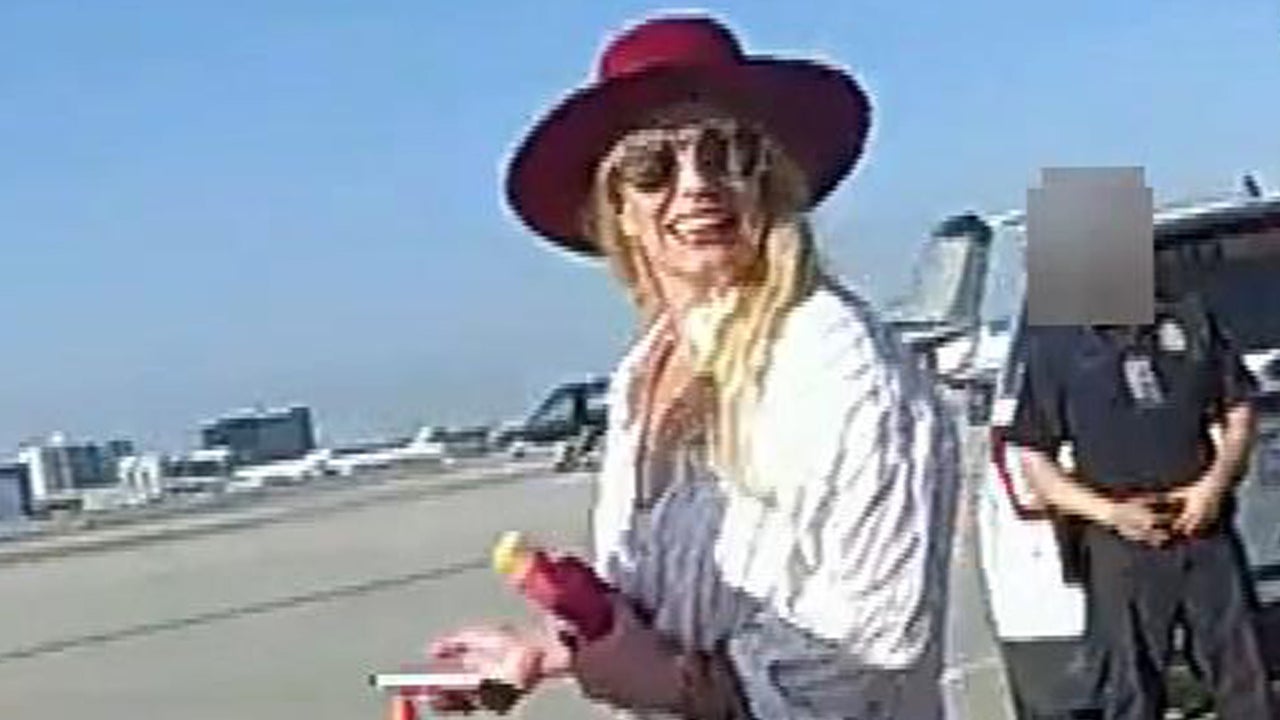 Britney Spears Body Cam: Watch Her Interaction With Police After In-Flight 'Outburst'