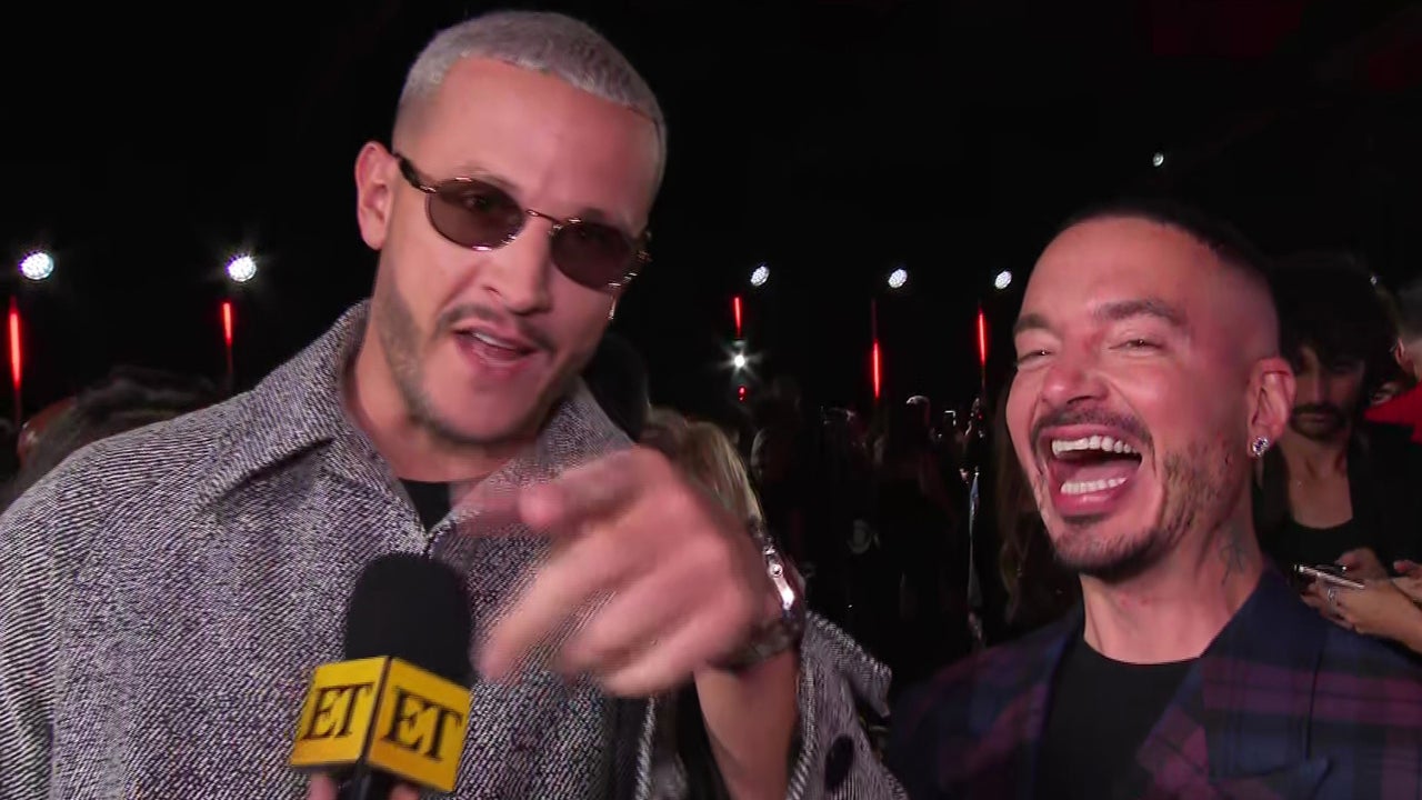 J Balvin schwärmt von Ricky Martin, als dieser den allerersten MTV VMAs ...